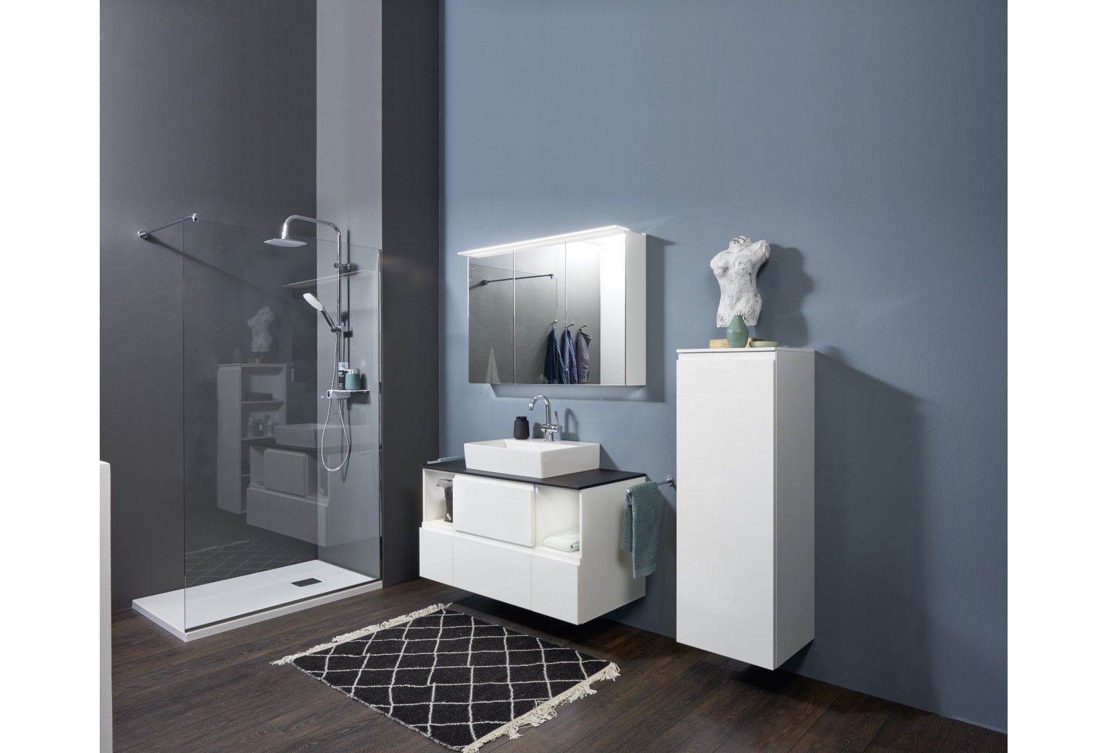 BAD_SET_1_Spa_Alpha_Lack_551_Weiss_Hochglanz_02