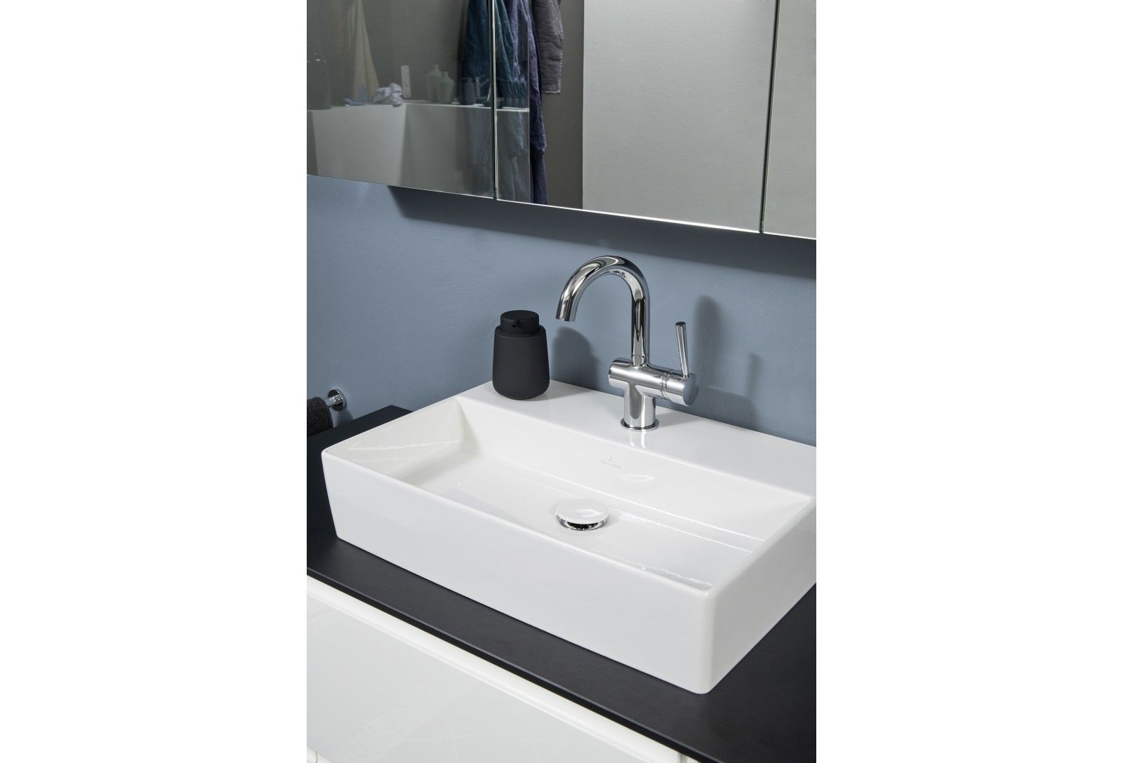 BAD_SET_1_Spa_Alpha_Lack_551_Weiss_Hochglanz_11
