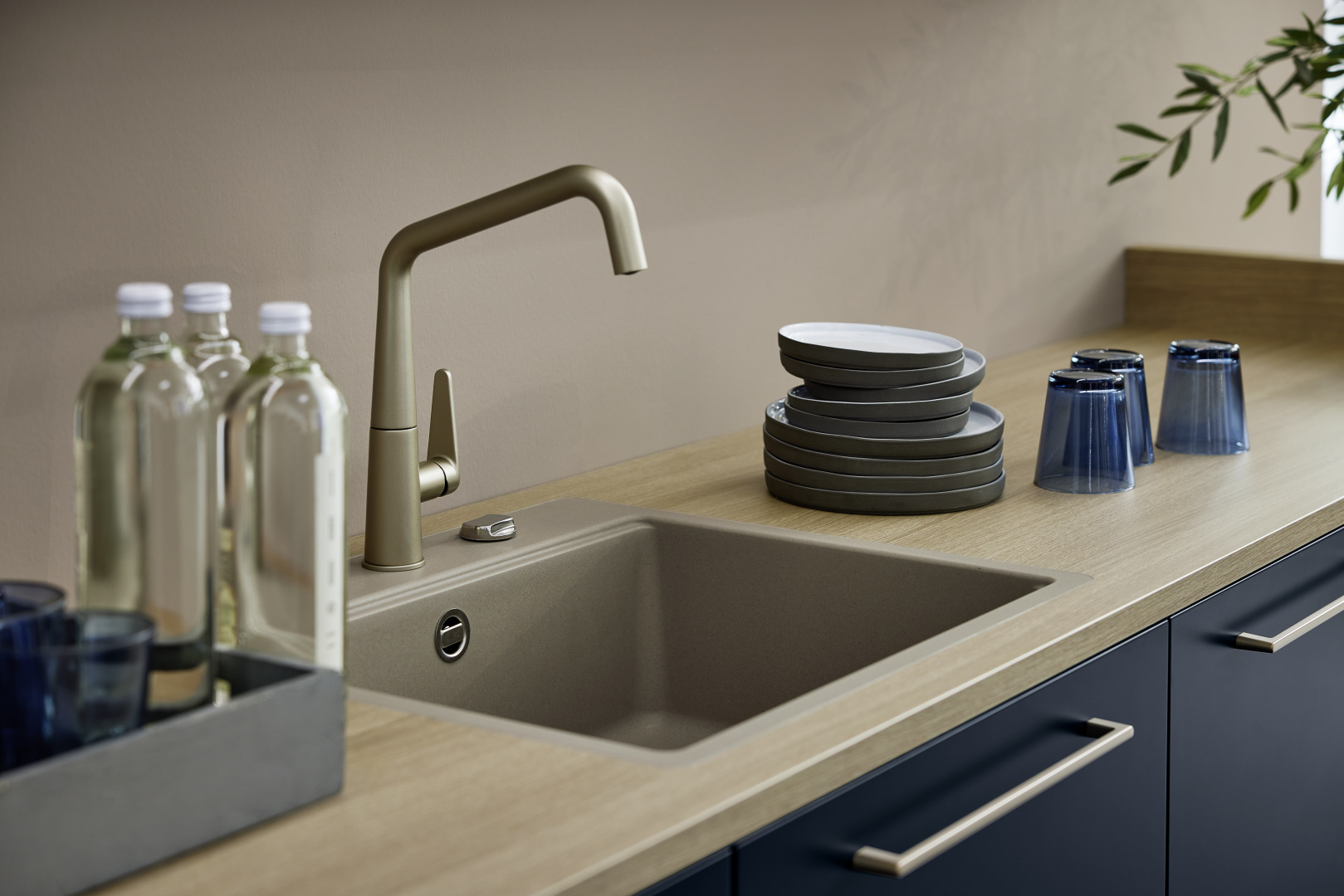 MANHATTAN - Natureiche edelmatt / SOFT LACK - Tiefblau